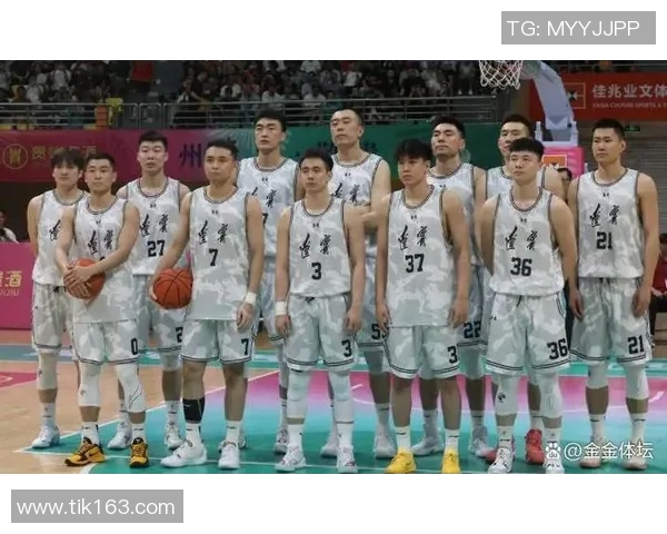 赵继克里斯多夫-奥贝克帕蝉联最佳防守球员称霸篮下让对手绝望